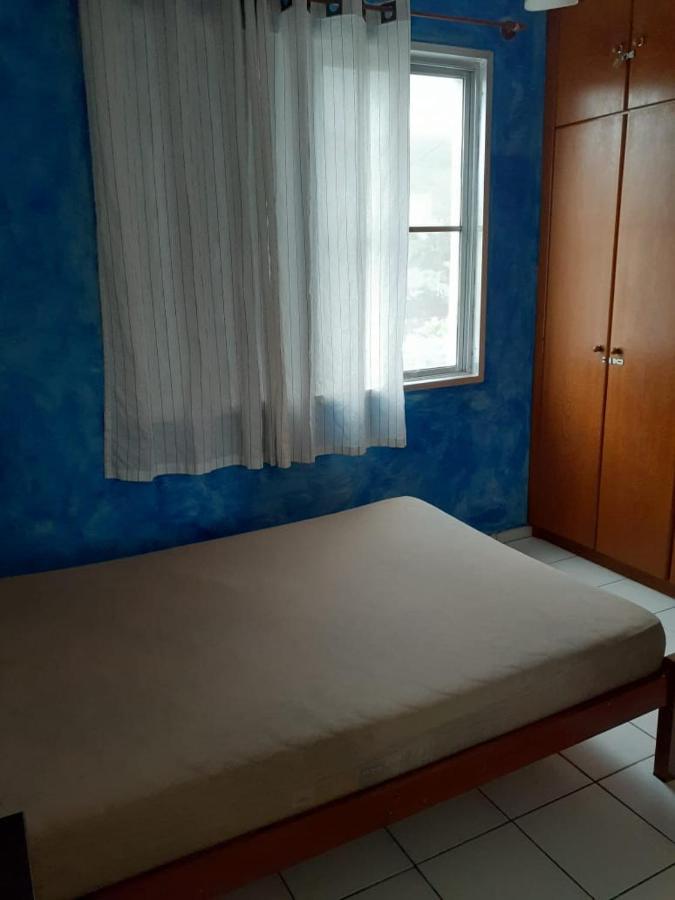 Apartamento Para Temporada กัวรูจา ภายนอก รูปภาพ